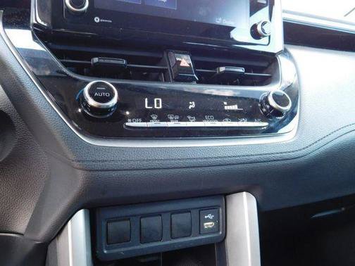 Used 2022 Toyota Corolla Cross LE FWD image 19
