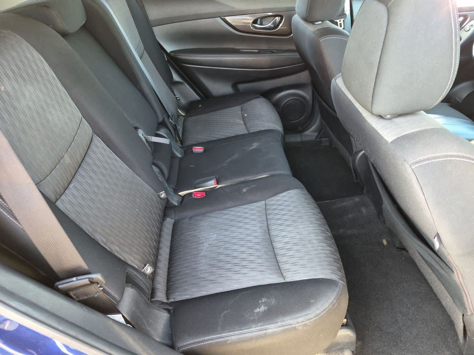 Used 2020 Nissan Rogue SV FWD image 19