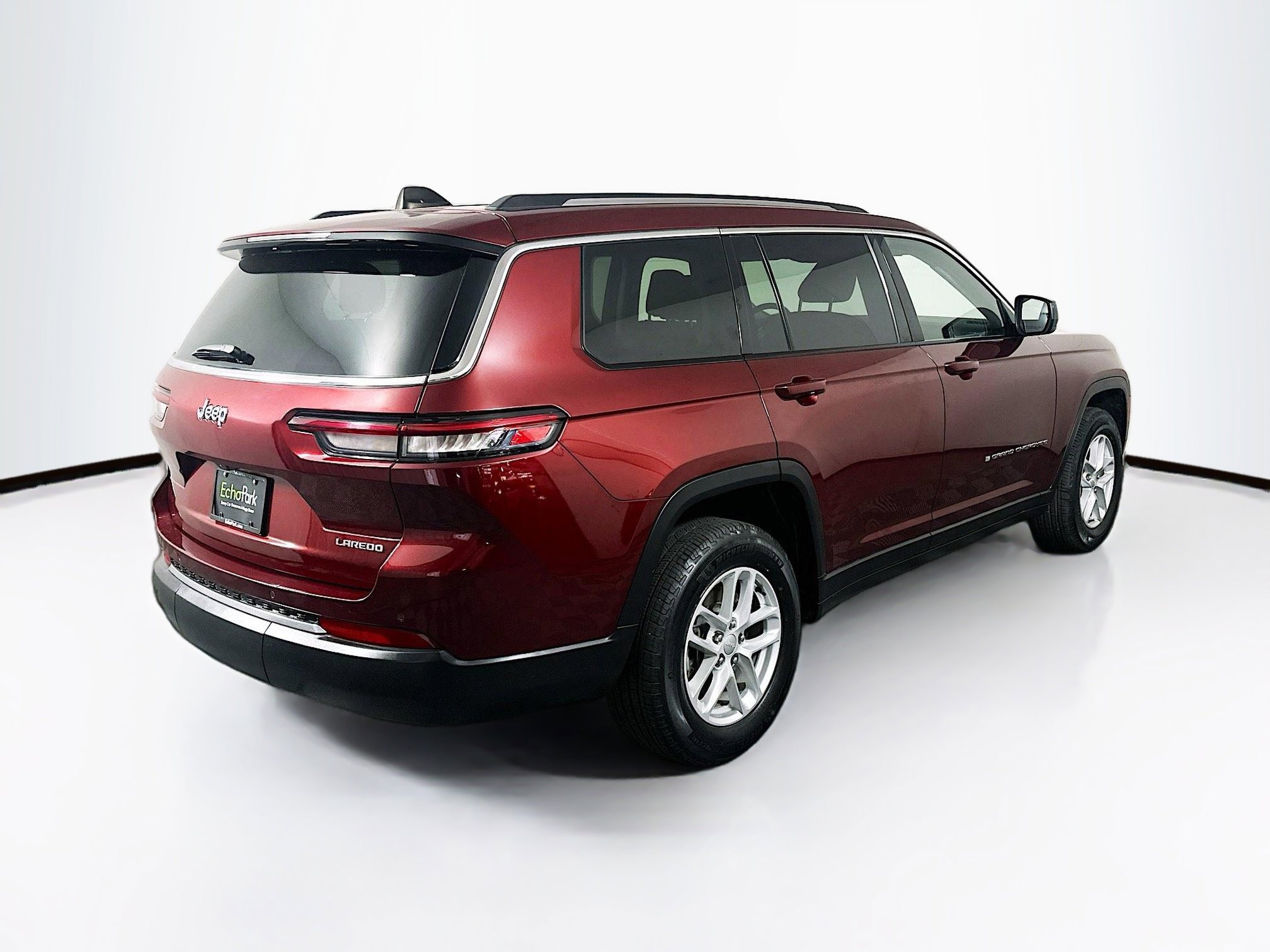 Used 2023 Jeep Grand Cherokee L Laredo image 9