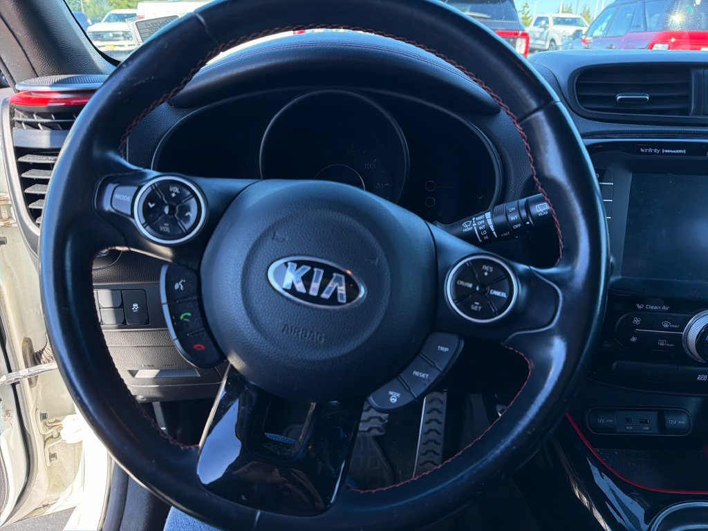 Used 2014 Kia Soul + FWD image 13