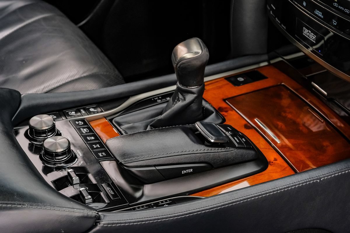Used 2019 Lexus LX 570 4WD w/ Luxury Package image 20