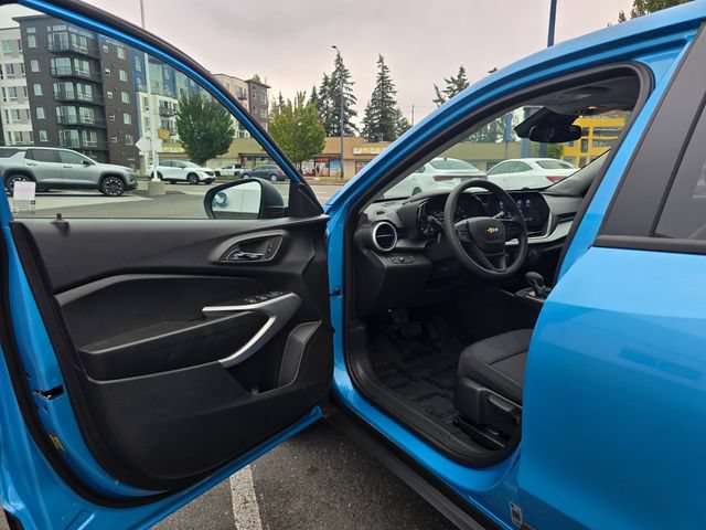 New 2026 Chevrolet Trax LS w/ Driver Confidence Package FWD image 19