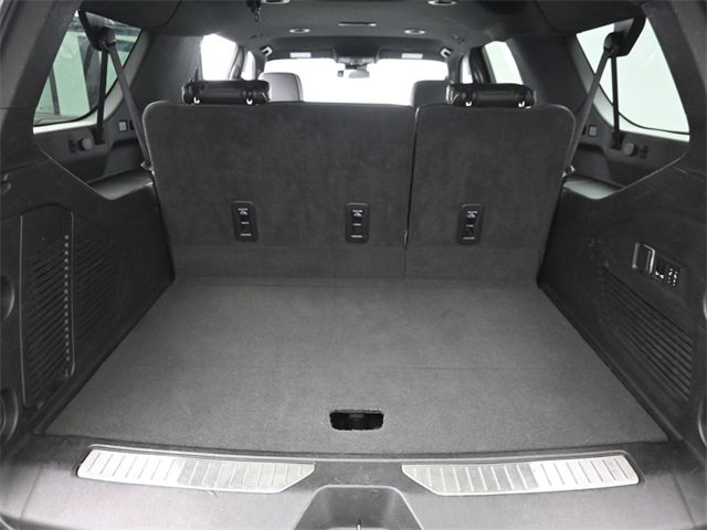 Used 2023 Chevrolet Suburban Premier image 34
