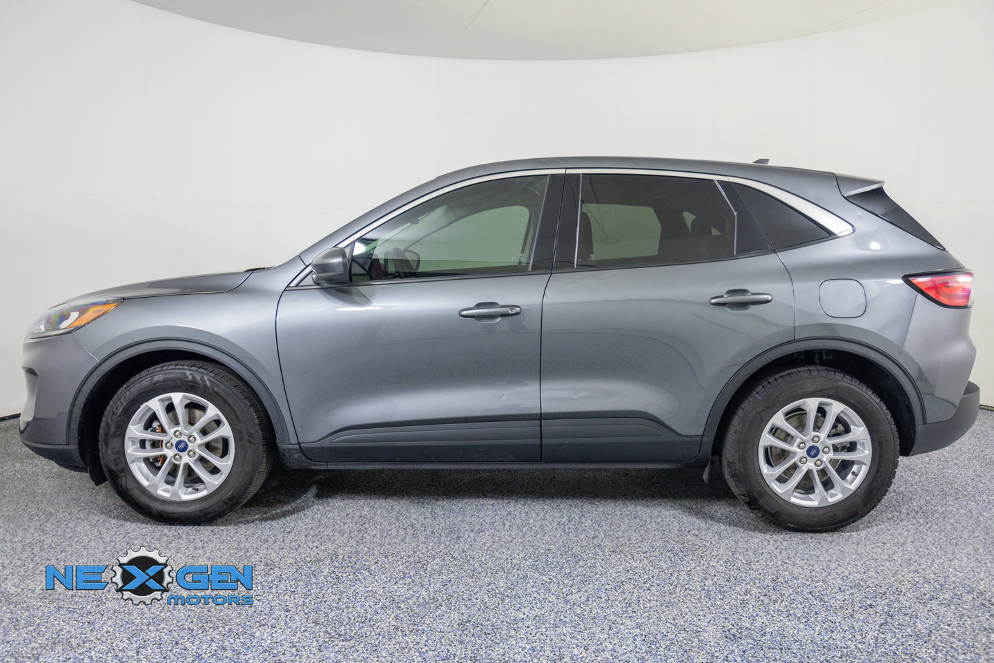 Used 2021 Ford Escape SE FWD image 5