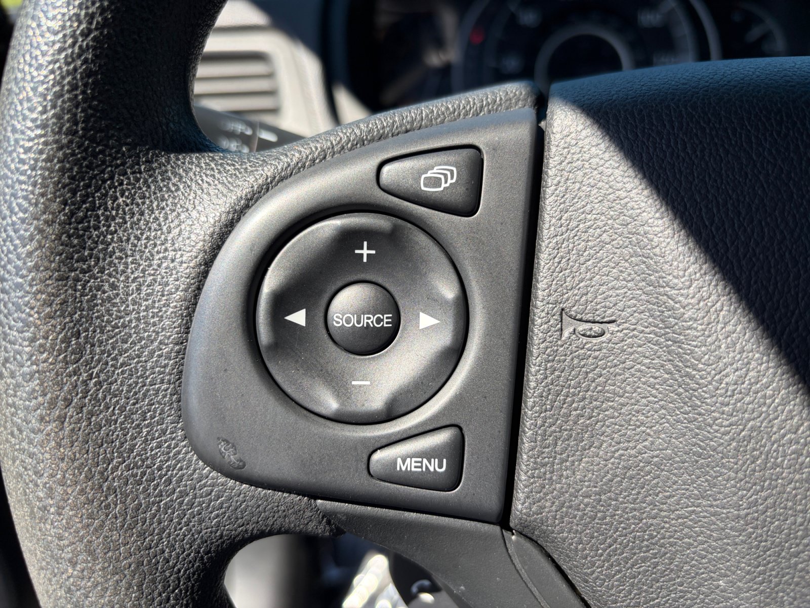 Used 2015 Honda CR-V LX image 14