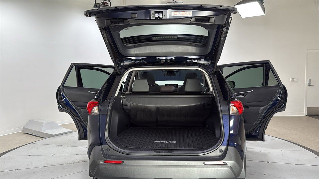 Used 2025 Toyota RAV4 XLE image 16