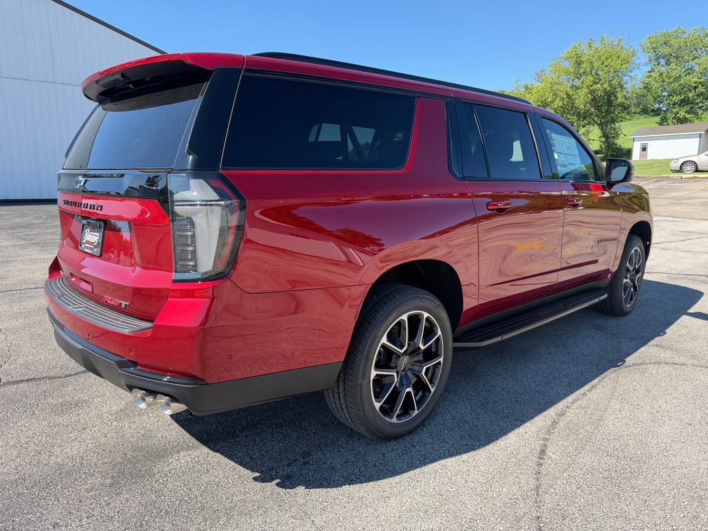 New 2026 Chevrolet Suburban RST w/ Comfort Package AWD/4WD image 5