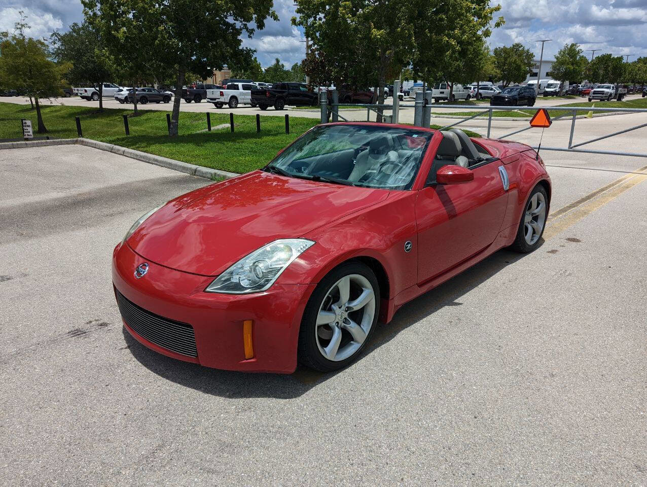 Used 2007 Nissan 350Z Touring image 2