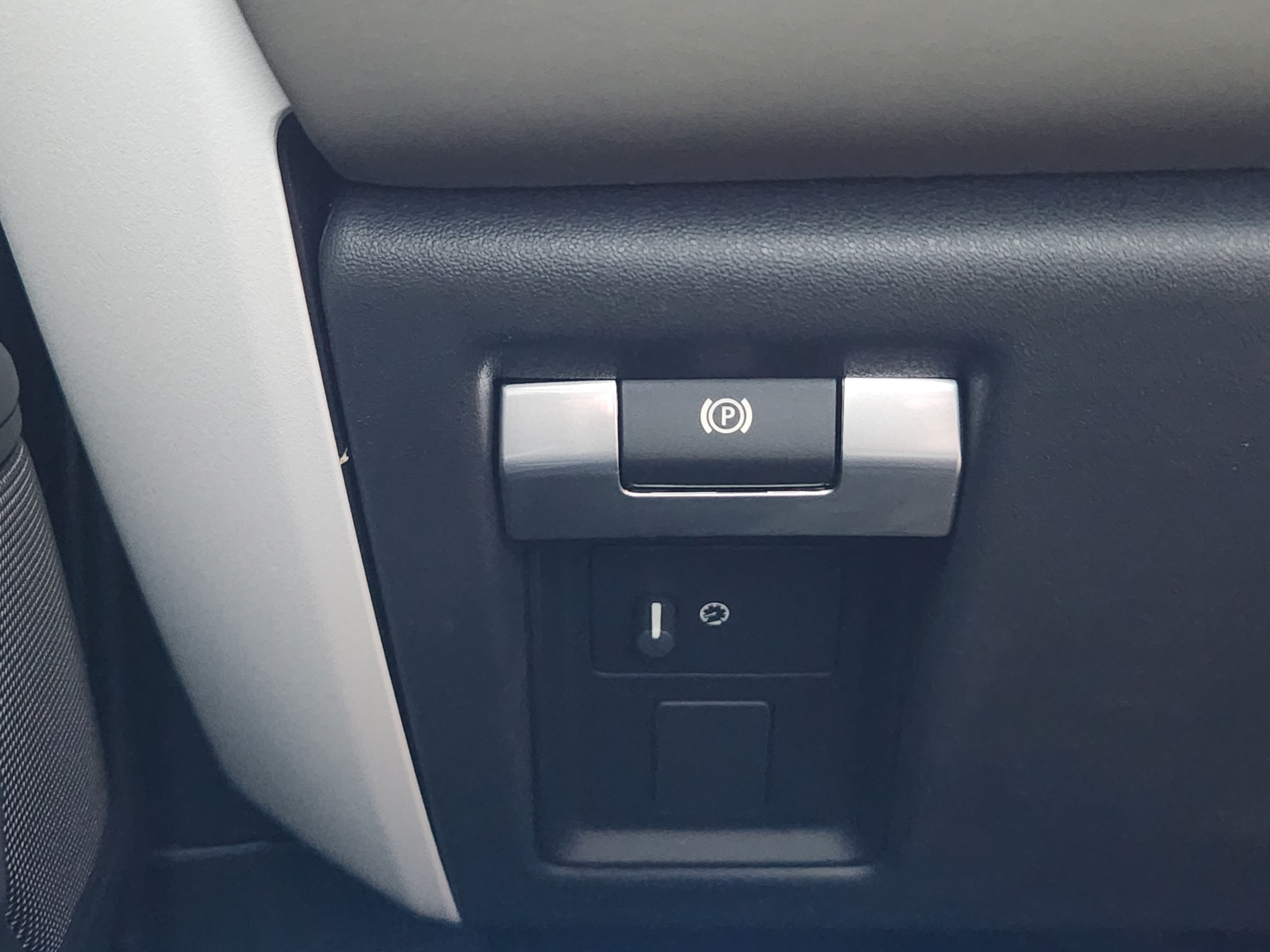 New 2026 Land Rover Defender 110 S AWD/4WD image 16
