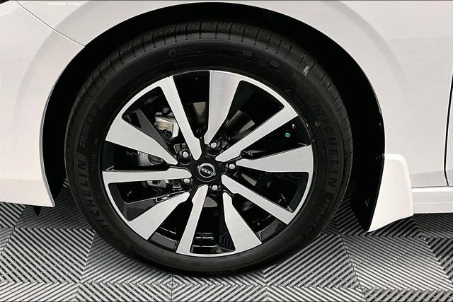 New 2025 Nissan Sentra SV w/ SV Premium Package image 13