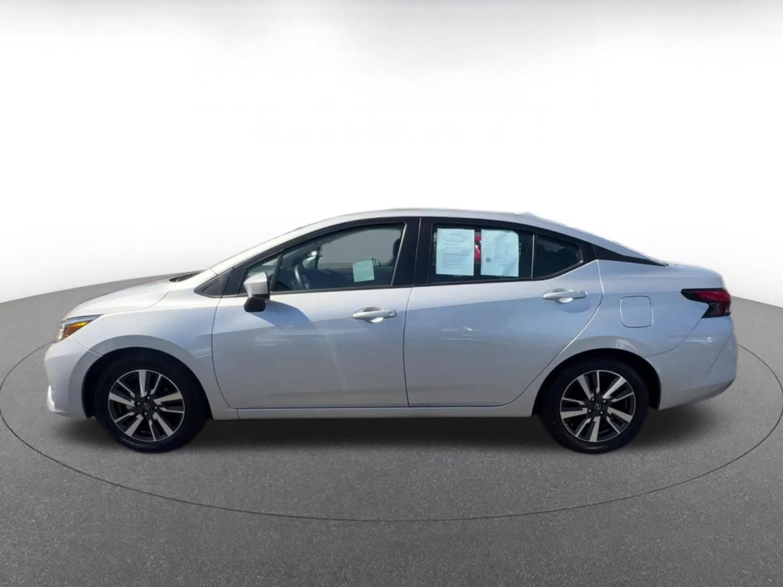 Used 2025 Nissan Versa SV FWD image 9