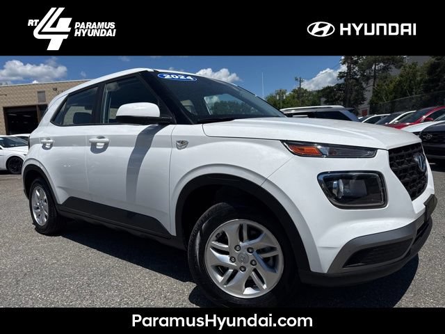 Used 2024 Hyundai Venue SE FWD image 1