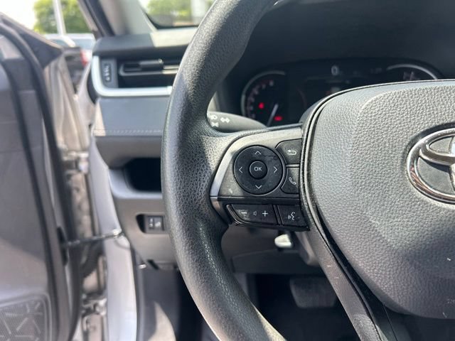 Used 2024 Toyota RAV4 XLE FWD image 23