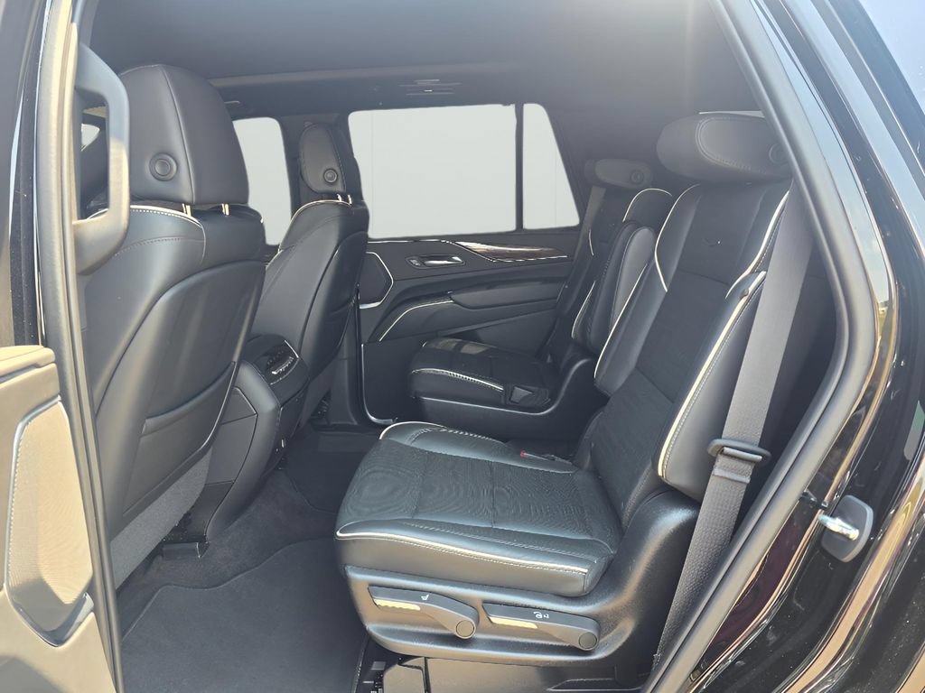 Used 2023 Cadillac Escalade Premium Luxury AWD/4WD image 11