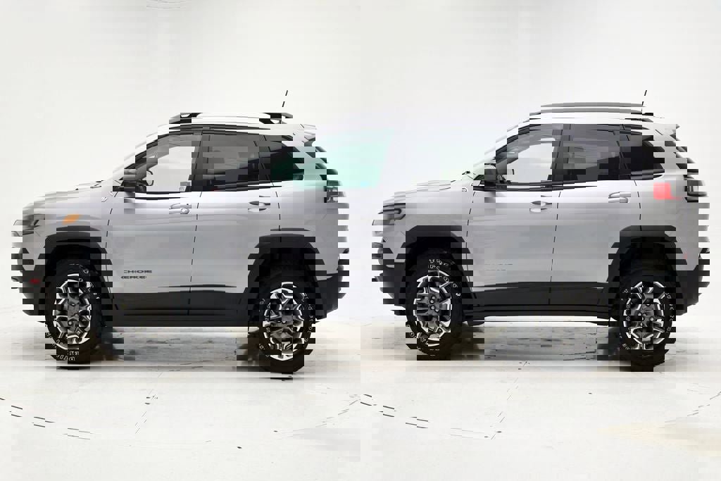 Used 2021 Jeep Cherokee Trailhawk w/ Sun, Sound & Nav Group image 6