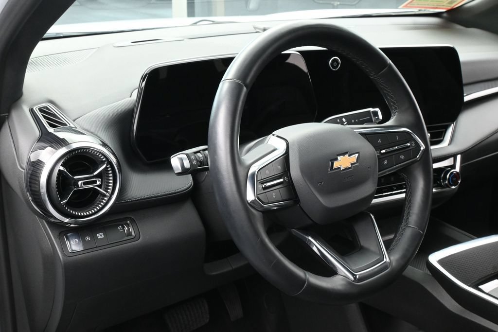 Used 2026 Chevrolet Equinox LT FWD image 15