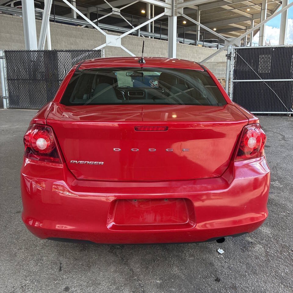 Used 2014 Dodge Avenger SE FWD image 4