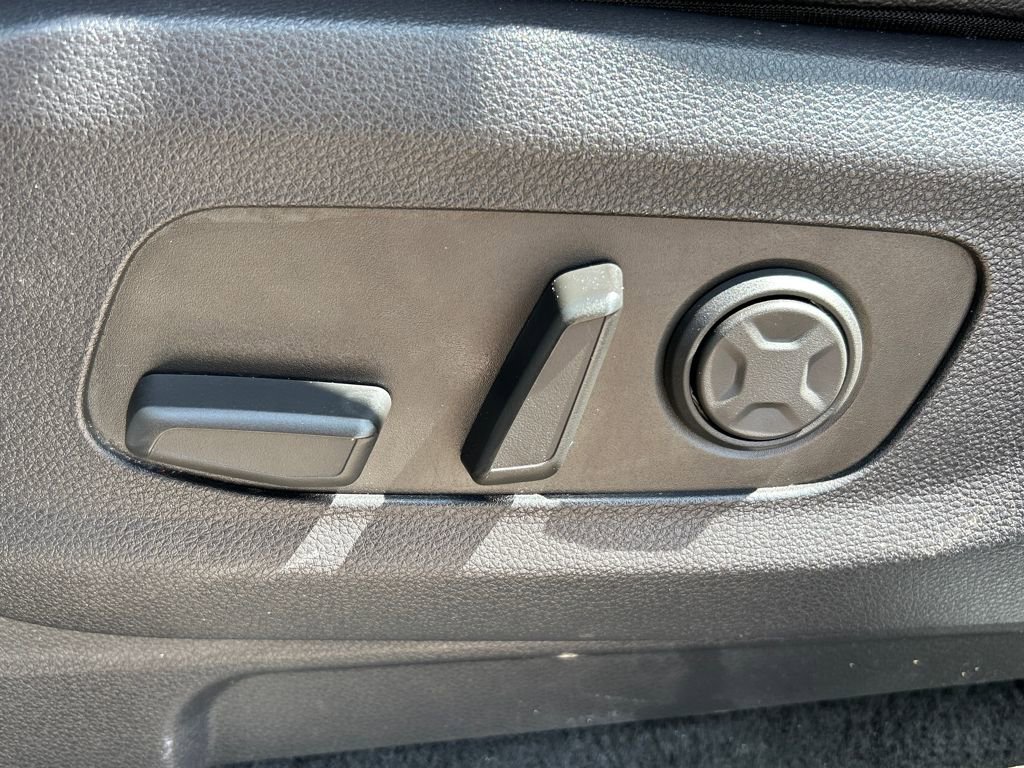 Used 2023 Kia Carnival SX Prestige image 18