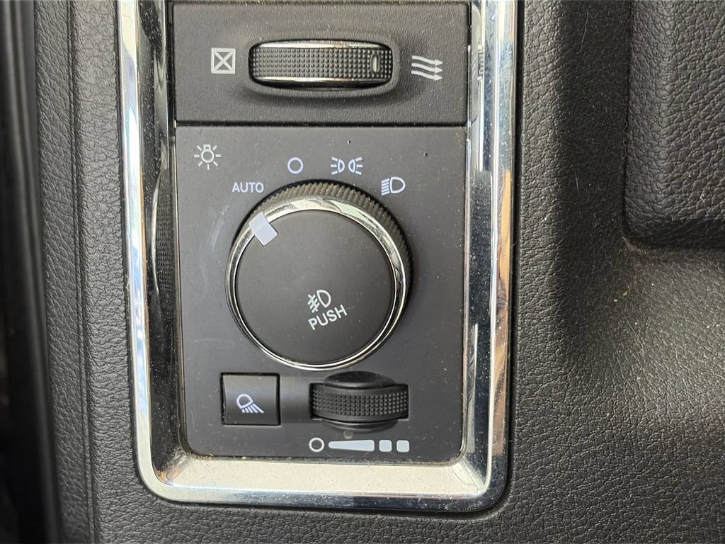Used 2015 RAM 2500 Laramie w/ Black Appearance Group AWD/4WD image 24