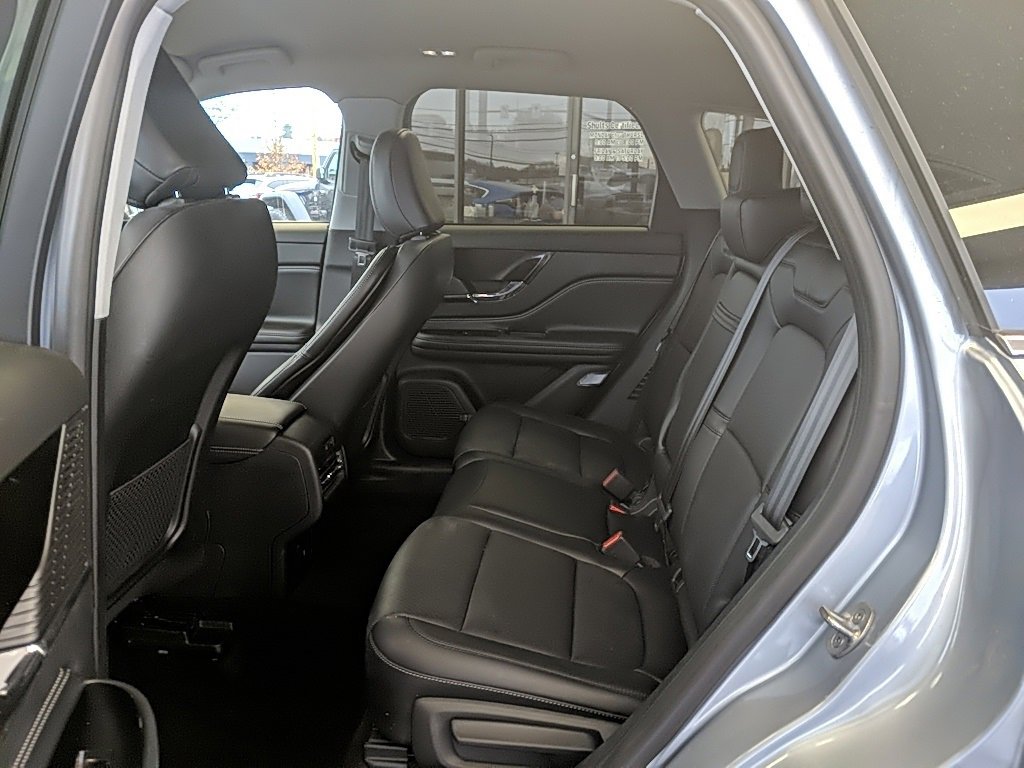 Certified 2022 Lincoln Corsair FWD w/ Equipment Group 101A image 11