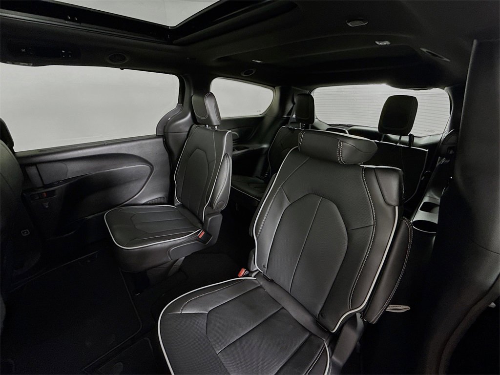 New 2026 Chrysler Pacifica Limited image 24