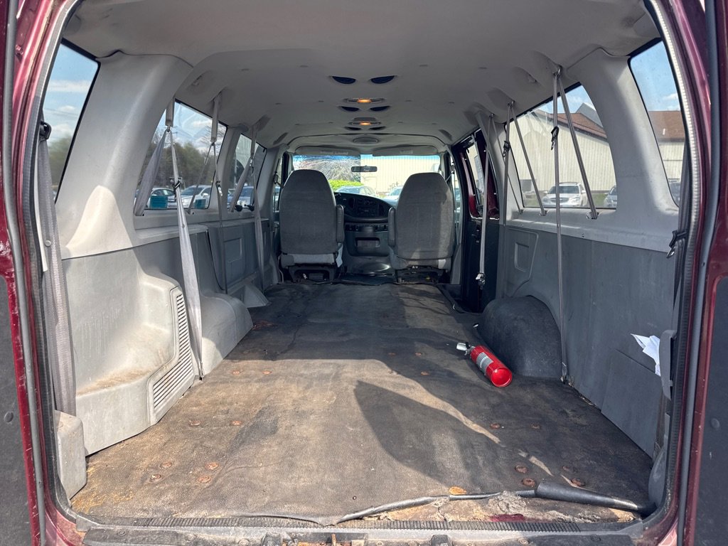 Used 2006 Ford E-350 and Econoline 350 XL RWD image 13