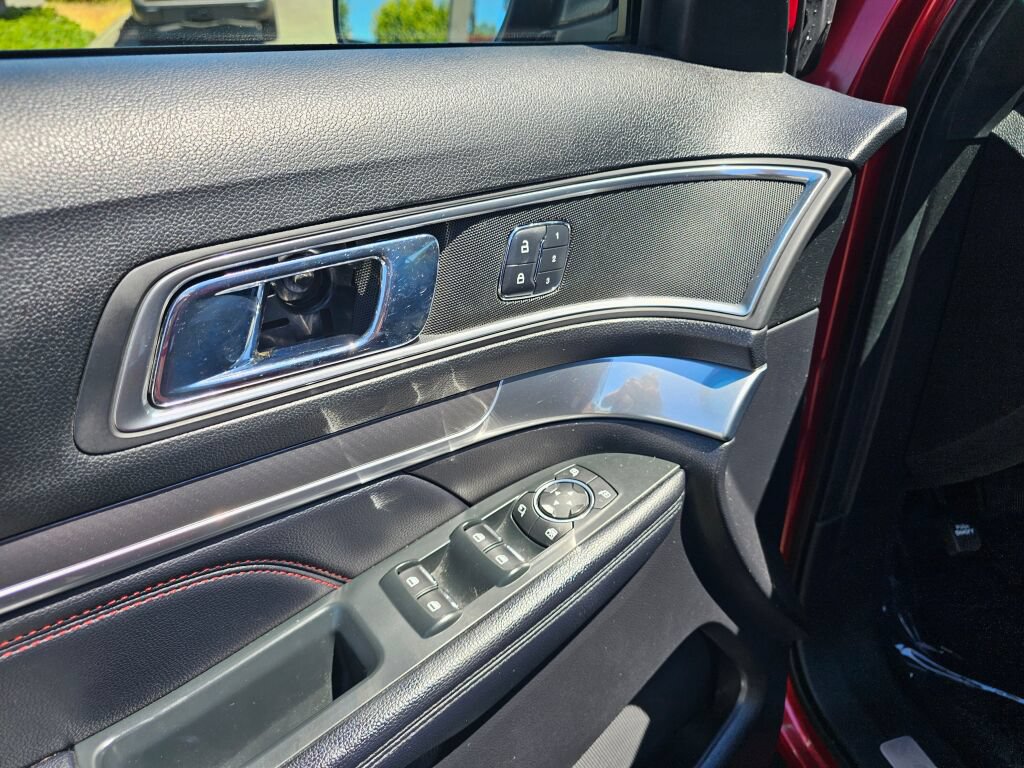 Certified 2018 Ford Explorer Sport AWD/4WD image 16
