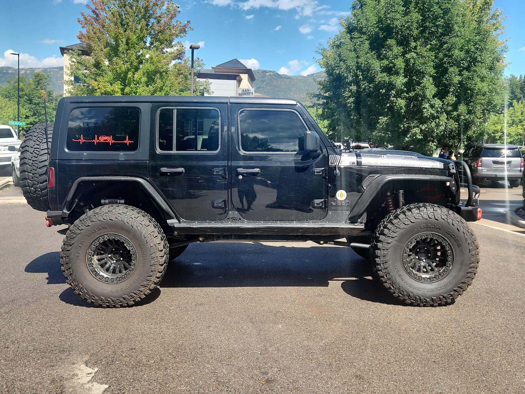 Used 2021 Jeep Wrangler Unlimited Rubicon AWD/4WD image 2