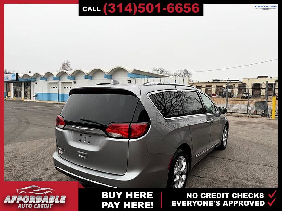 Used 2017 Chrysler Pacifica Touring-L Plus FWD image 5