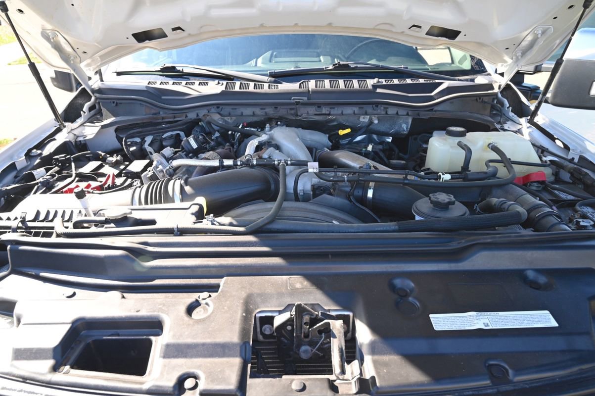 Used 2022 Ford F350 Lariat w/ Chrome Package image 16