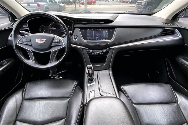 Used 2018 Cadillac XT5 Luxury w/ Driver Awareness Package AWD/4WD image 15