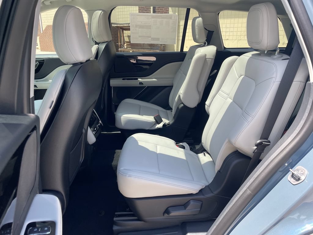 New 2026 Lincoln Aviator AWD image 15