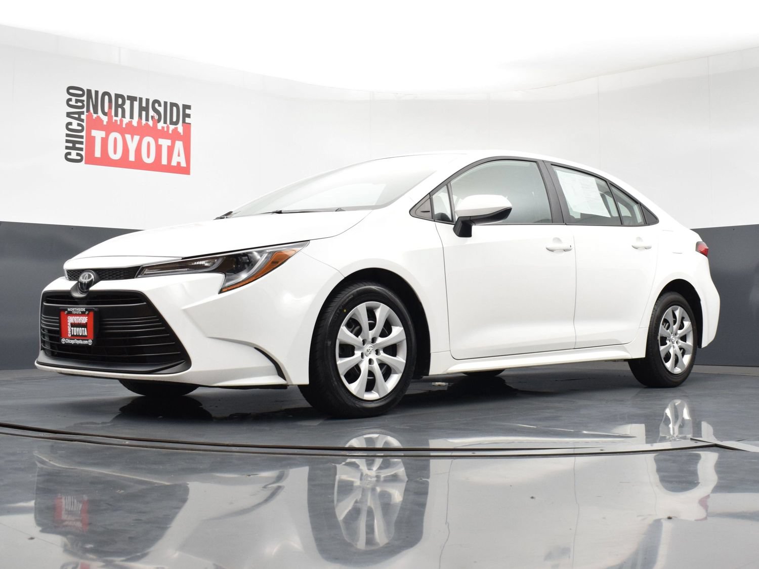 Used 2025 Toyota Corolla LE FWD image 30