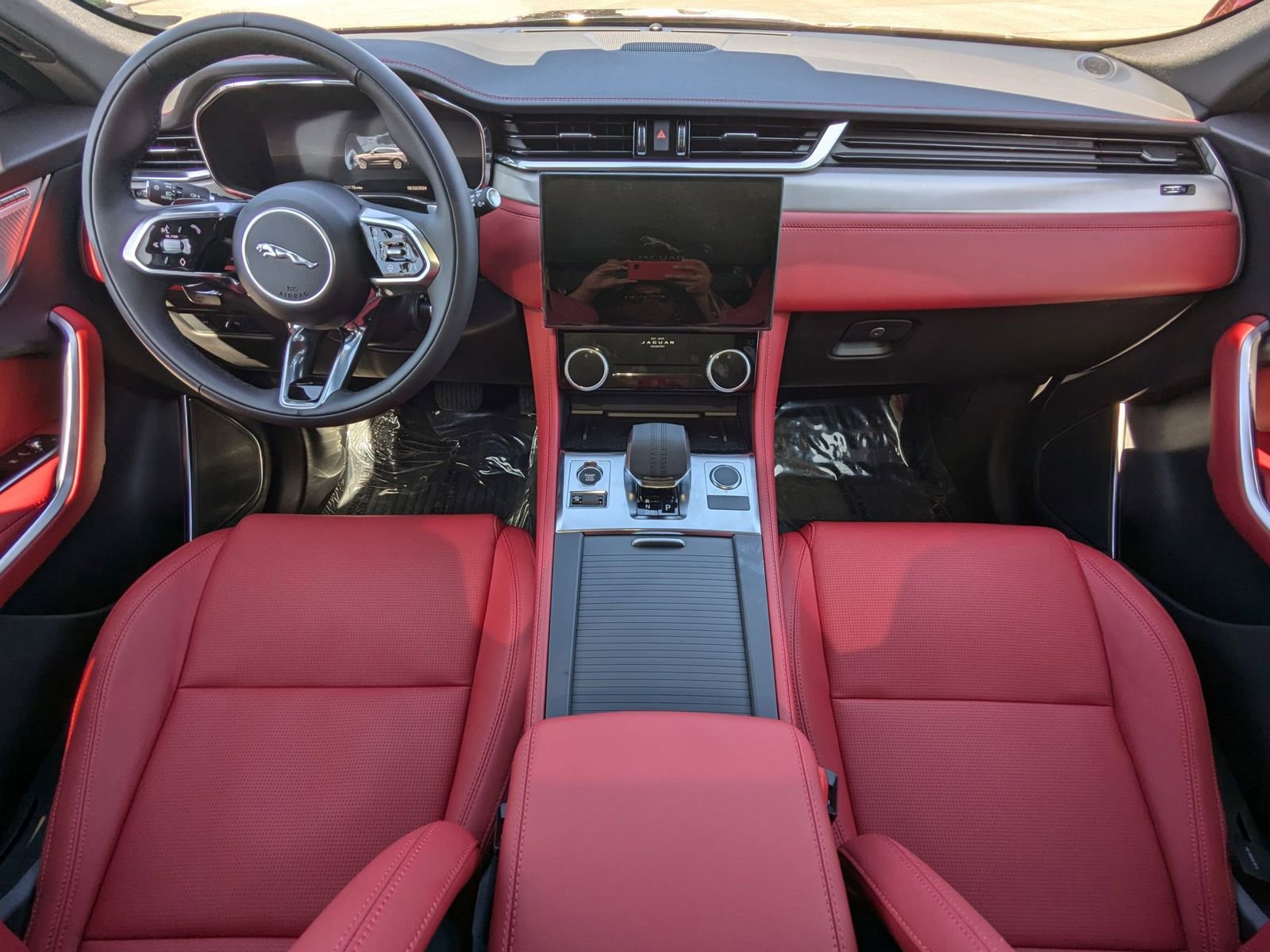New 2025 Jaguar F-PACE R-Dynamic S image 15