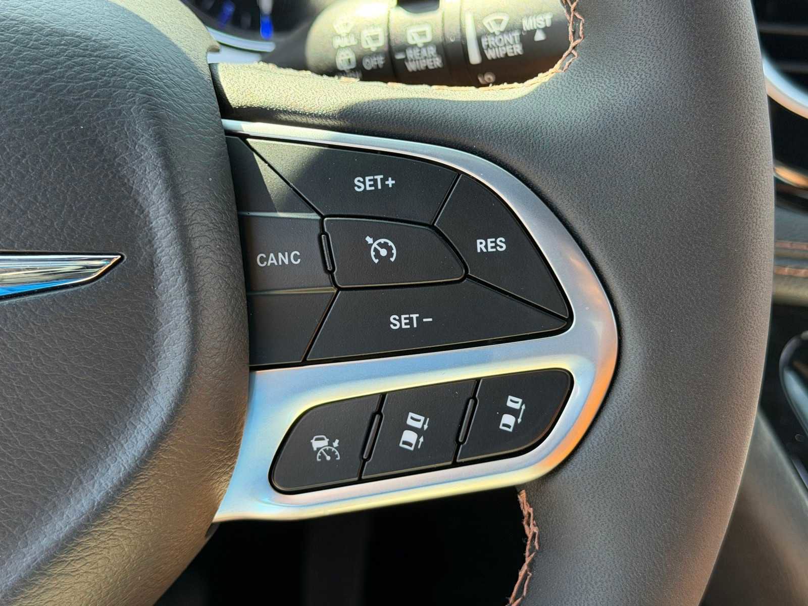 New 2026 Chrysler Pacifica Pinnacle AWD/4WD image 15