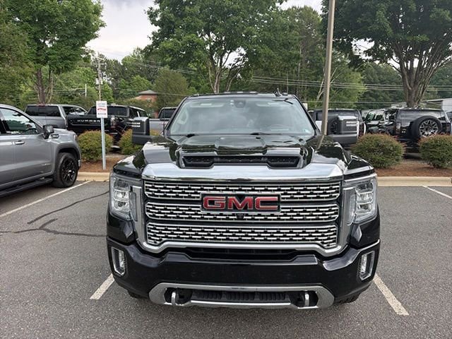 Used 2023 GMC Sierra 2500 Denali w/ Denali Black Diamond Edition AWD/4WD image 2