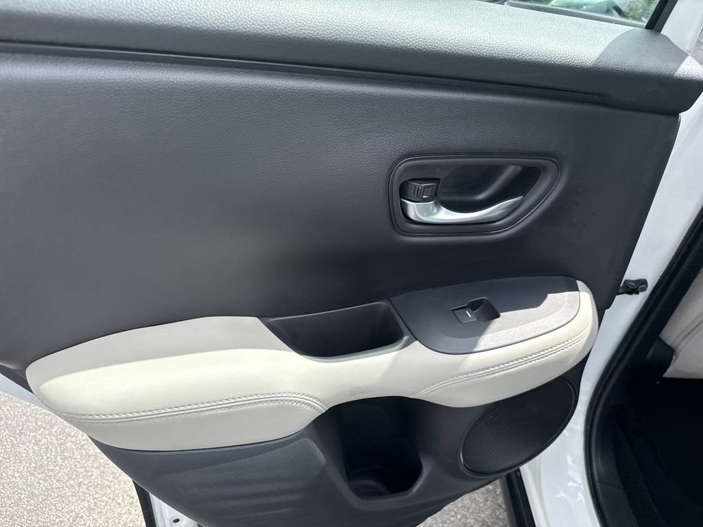 Certified 2025 Honda HR-V LX image 16