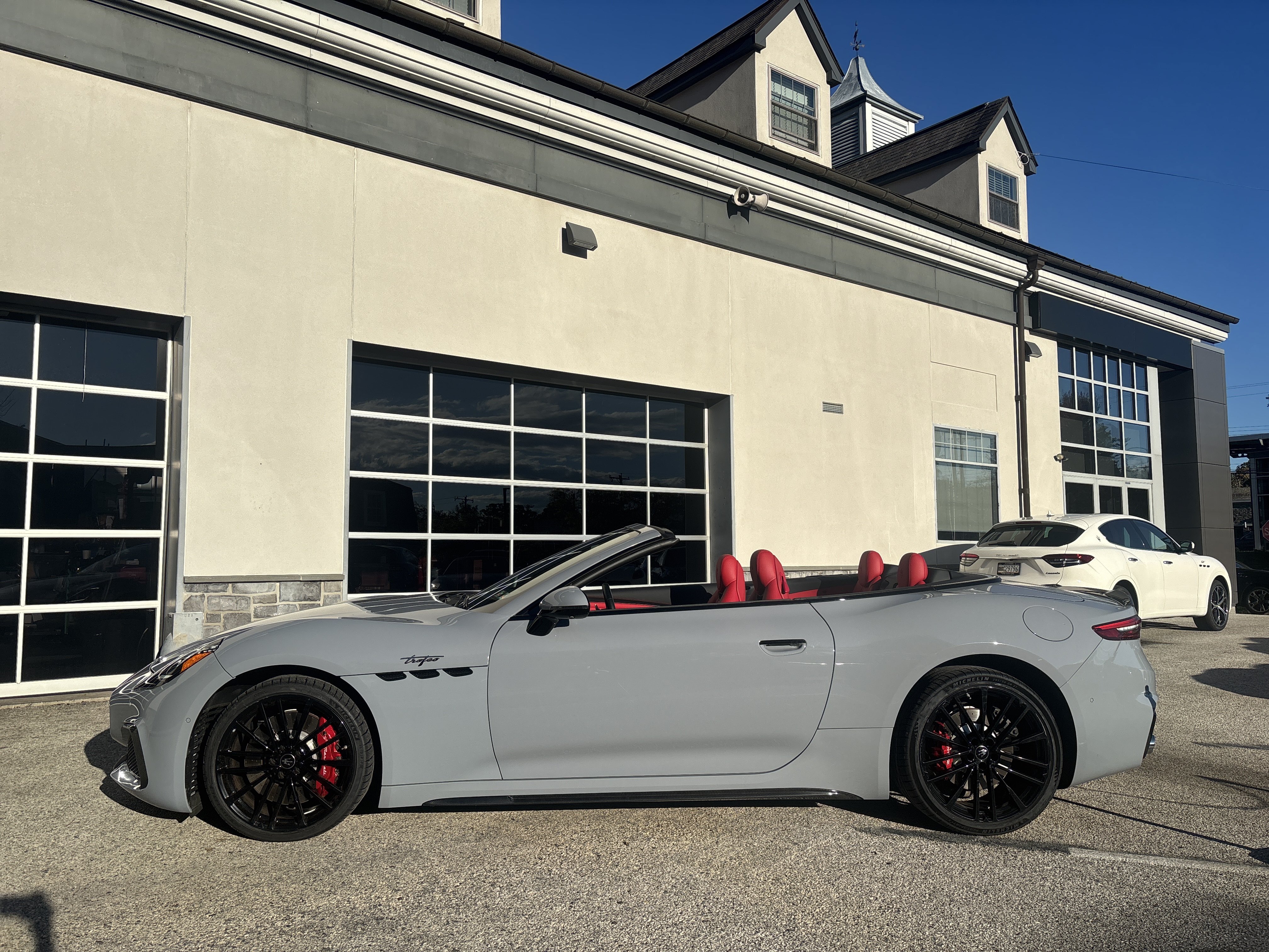Used 2024 Maserati GranCabrio Trofeo AWD/4WD image 2