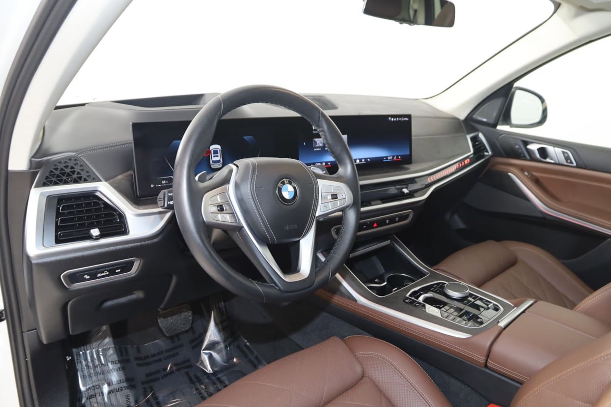 Used 2024 BMW X7 xDrive40i w/ Premium Package AWD/4WD image 27