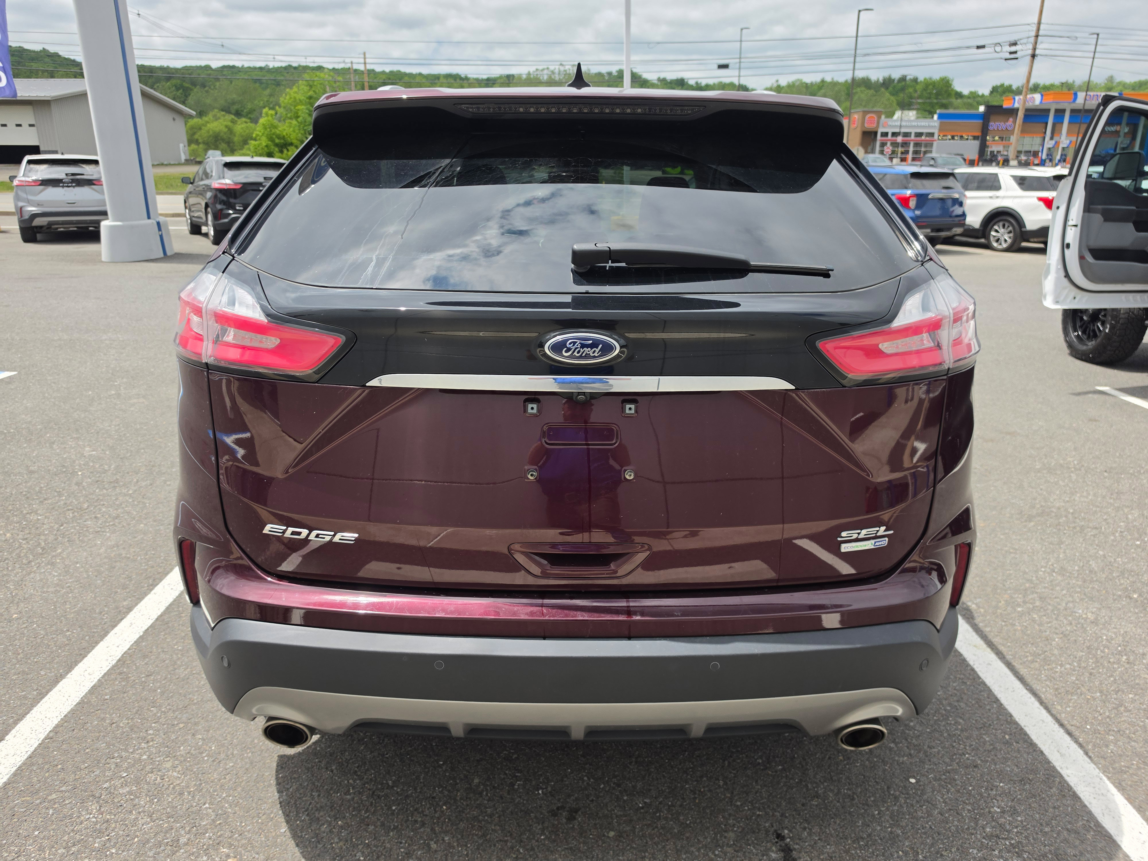 Used 2020 Ford Edge SEL w/ Convenience Package AWD/4WD image 4