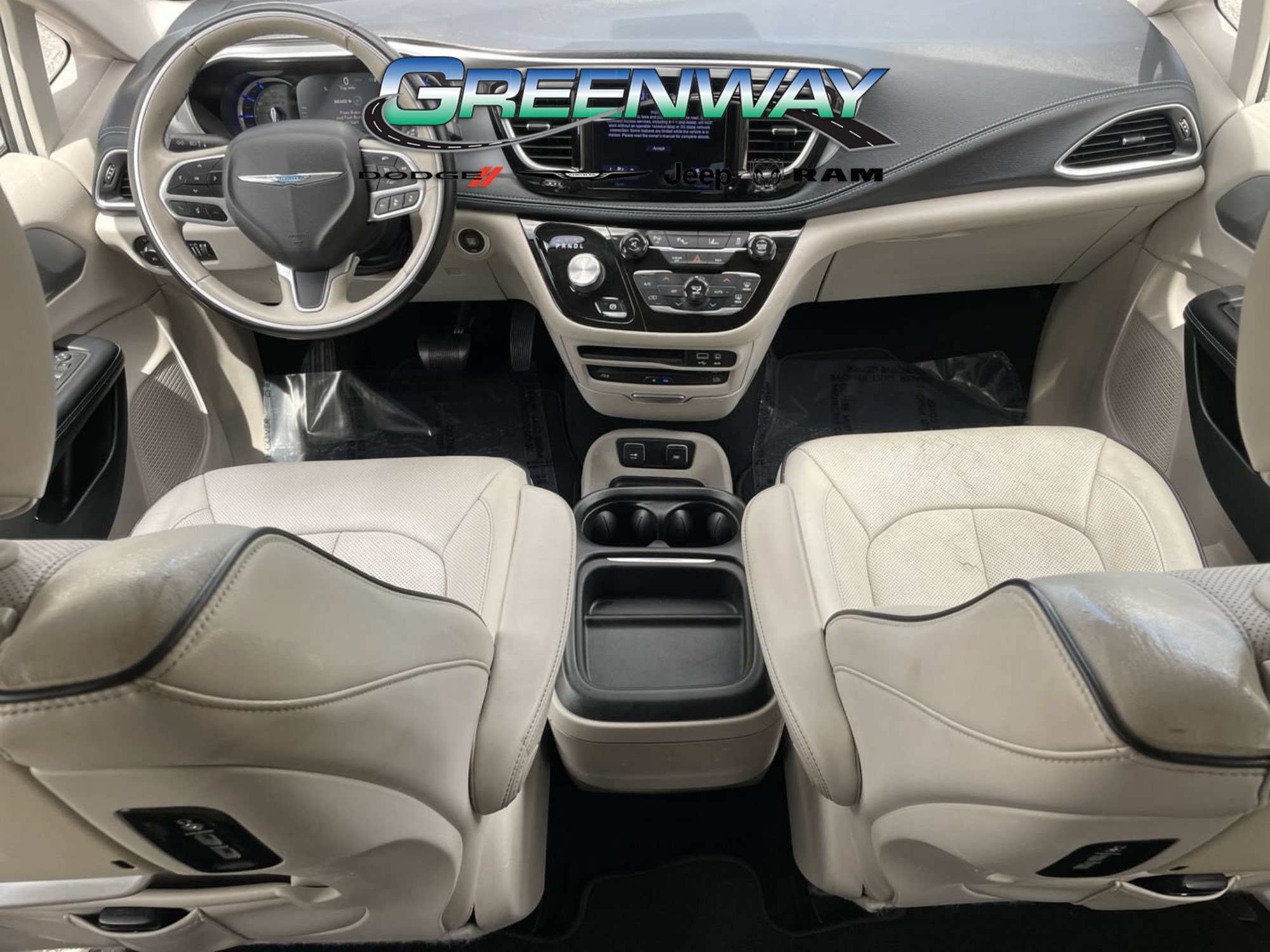 Used 2017 Chrysler Pacifica Platinum FWD image 13