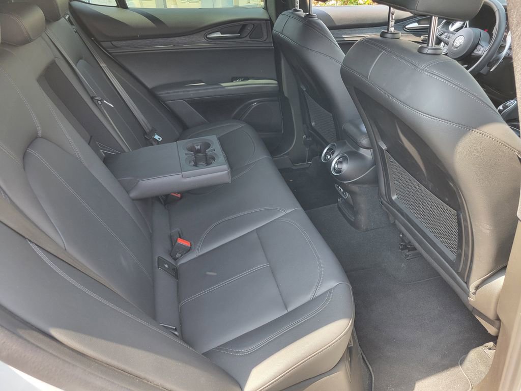Used 2024 Alfa Romeo Stelvio Sprint RWD image 19