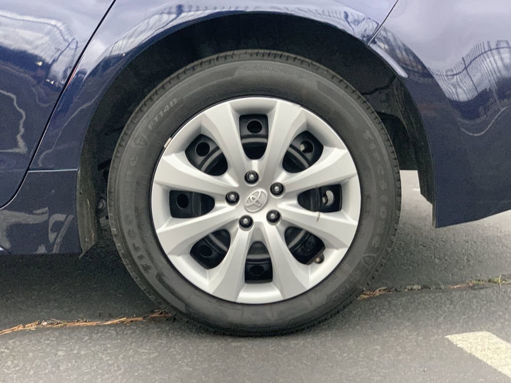 Used 2023 Toyota Corolla LE image 31