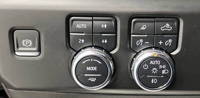 Used 2024 GMC Sierra 1500 AT4 w/ Technology Package image 32