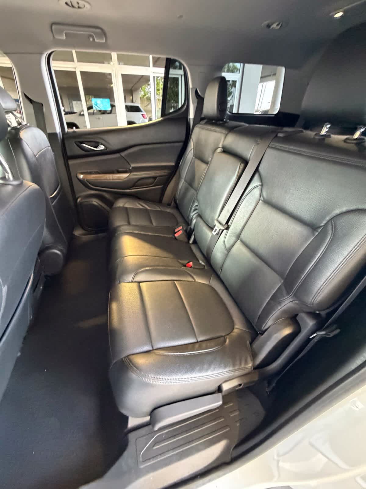 Used 2017 GMC Acadia SLE FWD image 12