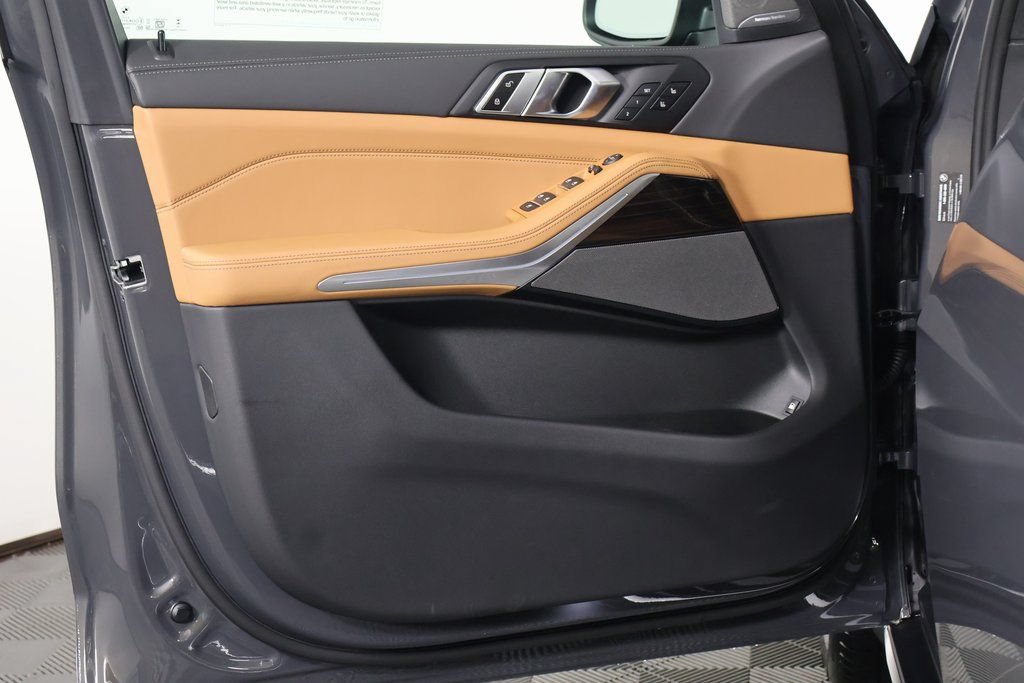 New 2026 BMW X5 xDrive50e w/ Executive Package AWD/4WD image 7