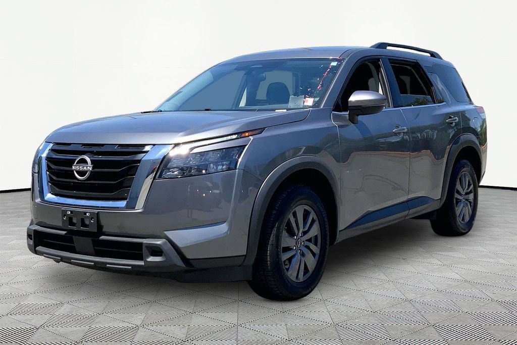 Used 2025 Nissan Pathfinder SV AWD/4WD image 3