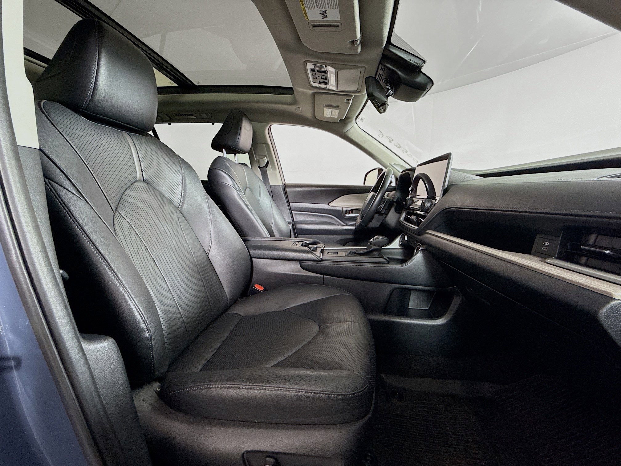Used 2024 Toyota Grand Highlander Platinum image 28