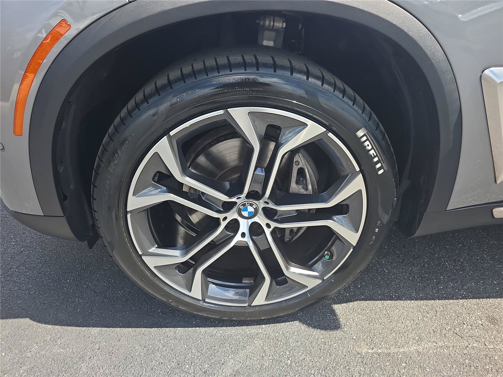 Certified 2024 BMW X5 xDrive40i w/ Parking Assistance Package AWD/4WD image 26