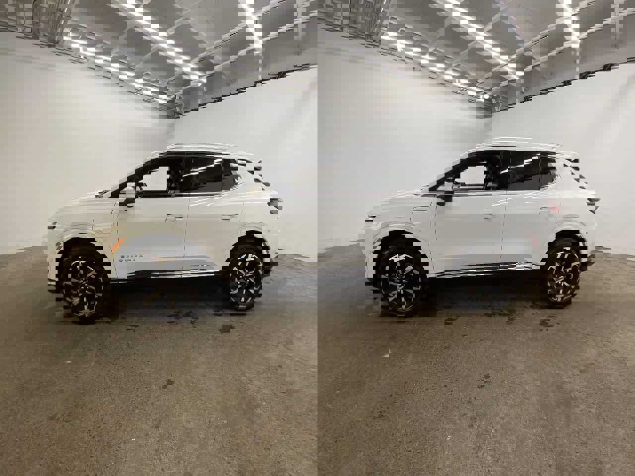 Used 2025 Chevrolet Equinox EV LT w/ Convenience Package image 3